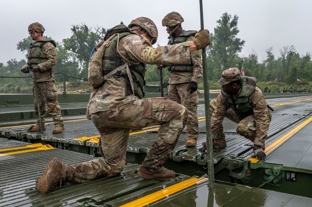 North Dakota Army National Guard Conducts Wet Gap Crossing Exercise on the Missouri River