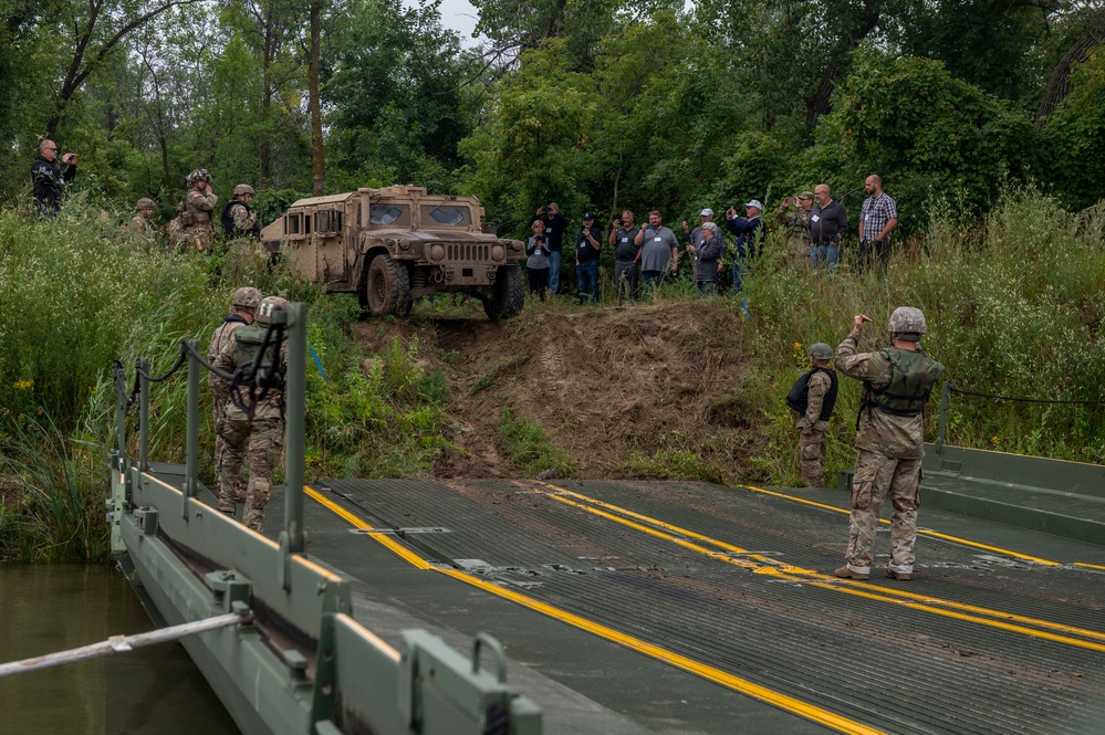 North Dakota Army National Guard Conducts Wet Gap Crossing Exercise on the Missouri River