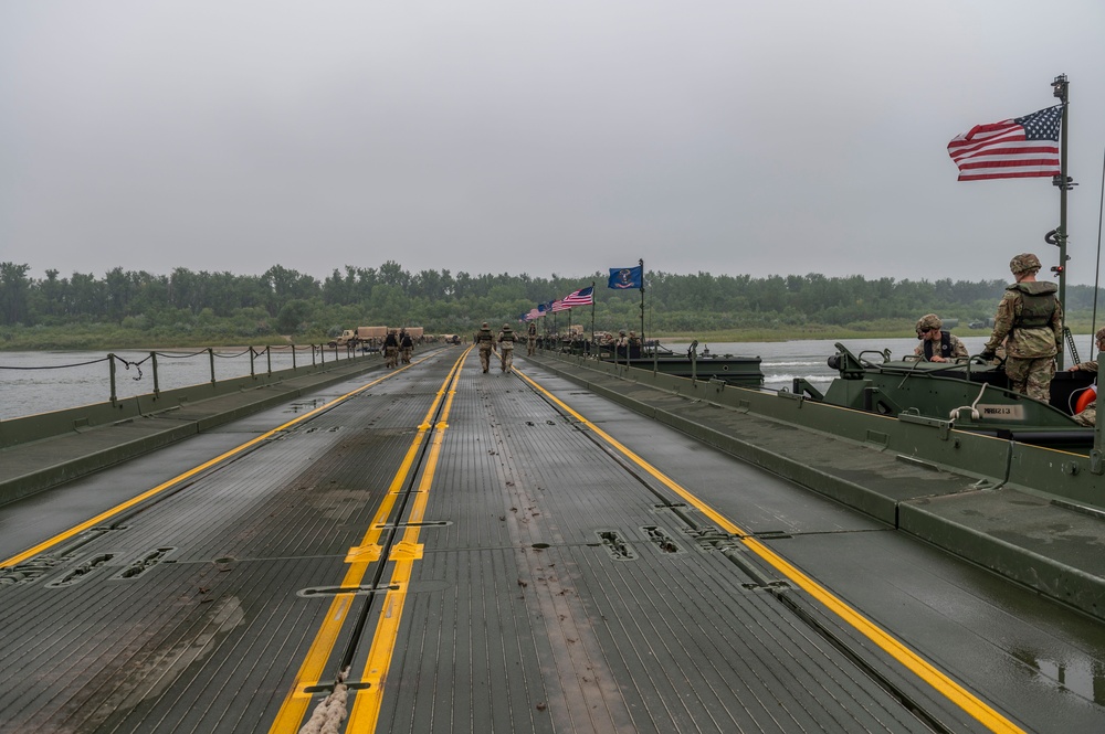 North Dakota Army National Guard Conducts Wet Gap Crossing Exercise on the Missouri River