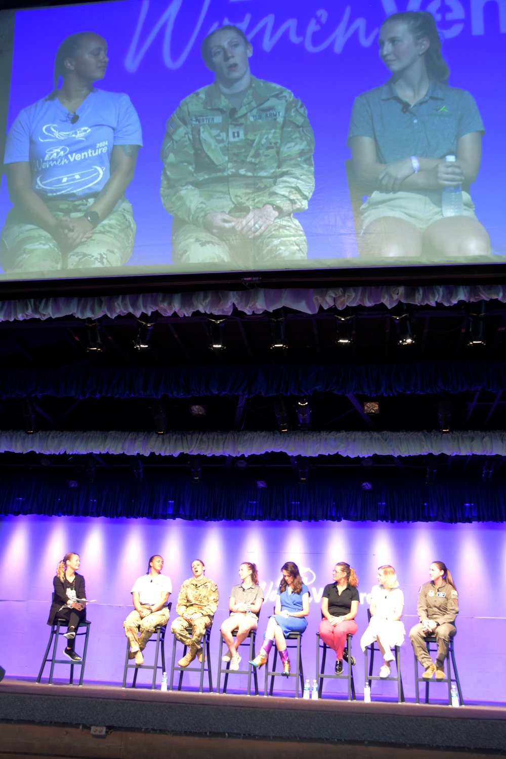 Wisconsin Guard Black Hawk pilots part of EAA panel on women helicopter pilots