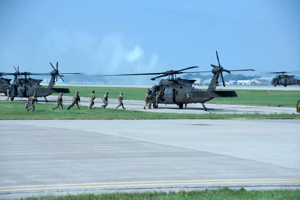 Wisconsin National Guard showcases its warfighting capacity at 2024 EAA AirVenture