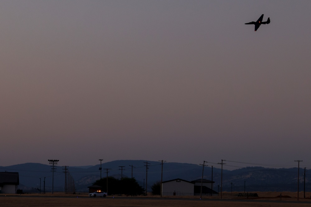 TU-2S Dragon Lady flies at dusk