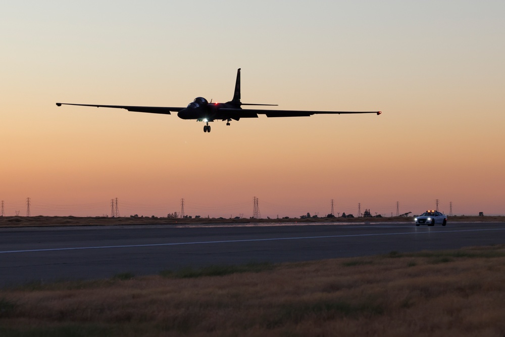 TU-2S Dragon Lady flies at dusk
