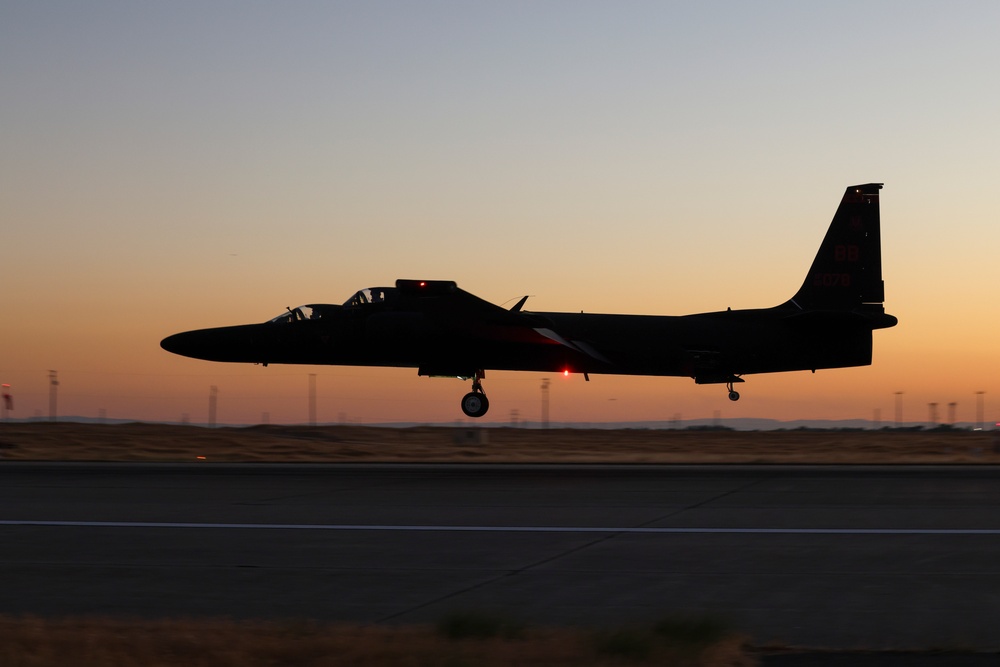 TU-2S Dragon Lady flies at dusk