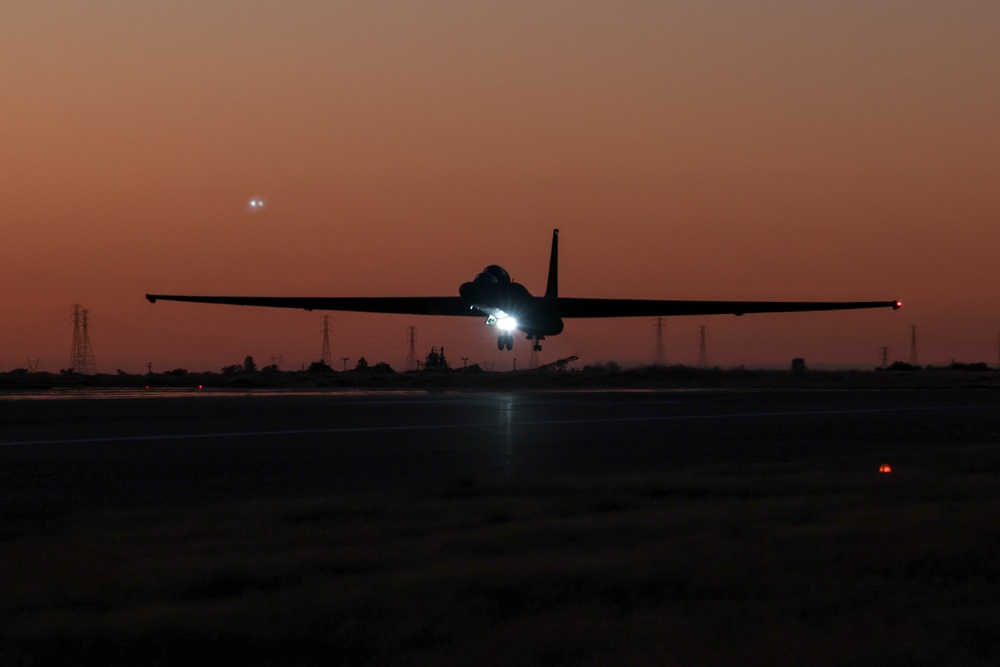 TU-2S Dragon Lady lands at dusk