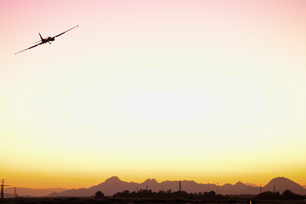 TU-2S Dragon Lady flies at dusk