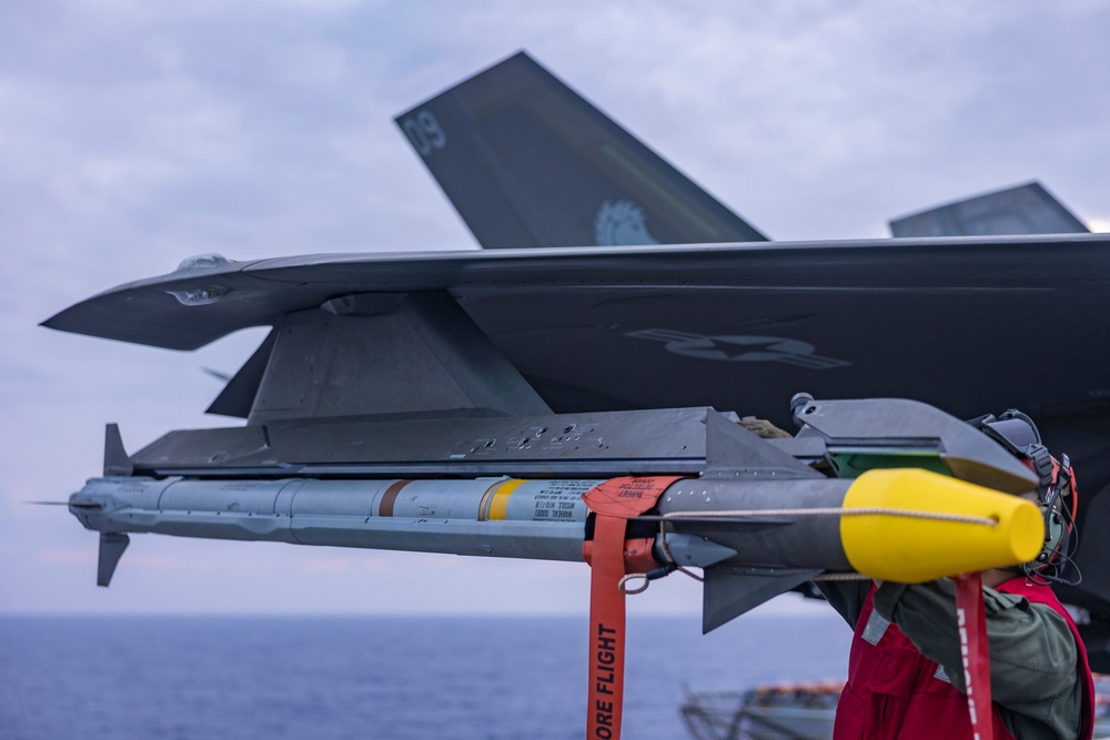31st MEU conducts F-35B Ordnance Load in vicinity of Miyako Strait