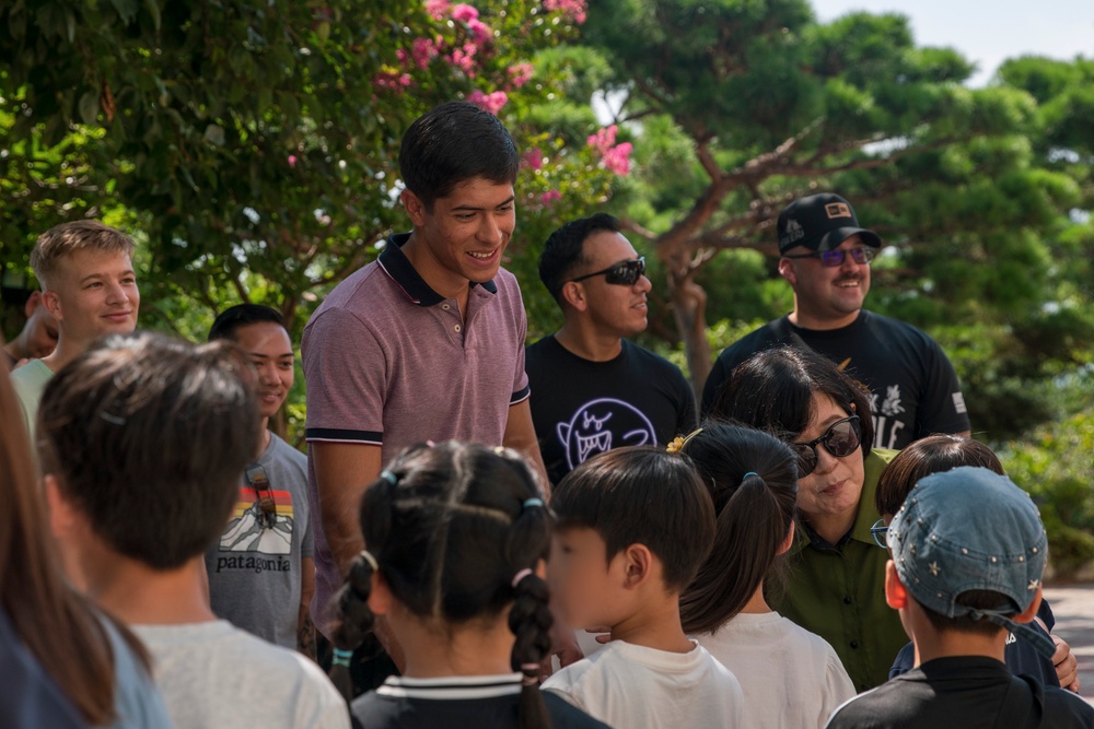 15th MEU, 31st MEU volunteers spend day with children from Sunrin Aeyukwon Children’s Home