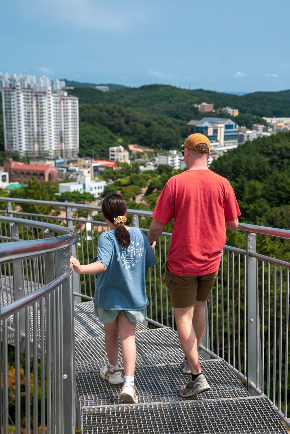 15th MEU, 31st MEU volunteers spend day with children from Sunrin Aeyukwon Children’s Home