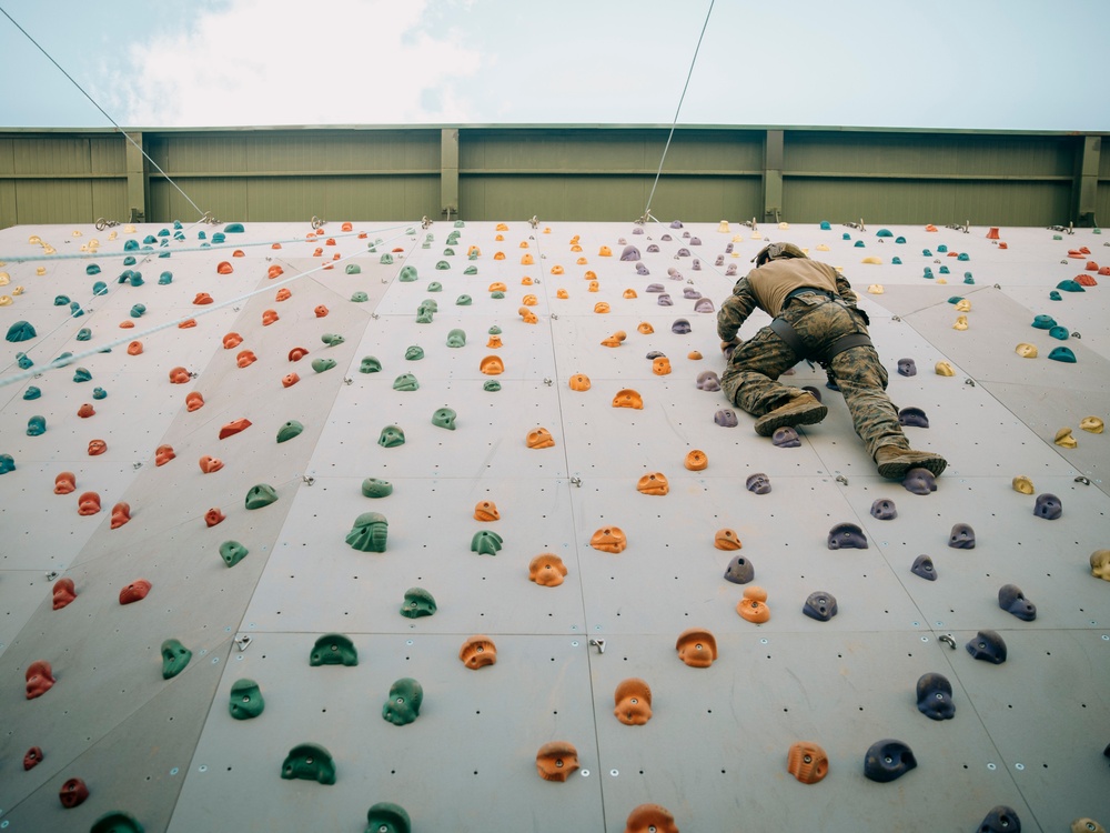 ROK, 15th MEU Recon Marines Conduct Mountain Rescue Training