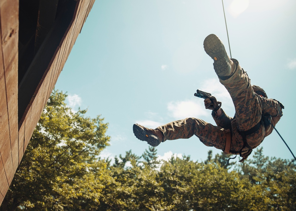 ROK, 15th MEU Recon Marines Conduct Mountain Rescue Training