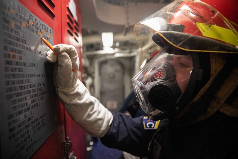 USS Dewey (DDG 105) Conducts Main Space Fire Drill While Operating in the Philippine Sea