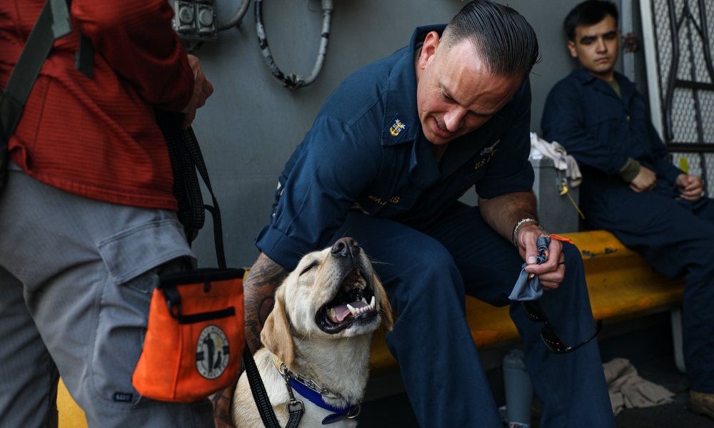 24th MEU (SOC) Leadership Visits the USS Oak Hill (LSD 51)