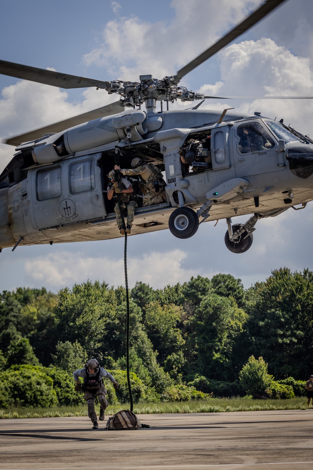 Navy EOD King Crab Competition - Fast Rope