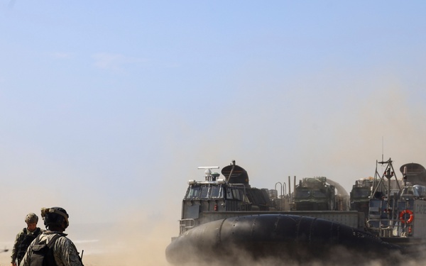 Coming Home: Elements of the 15th MEU Offload USS Somerset