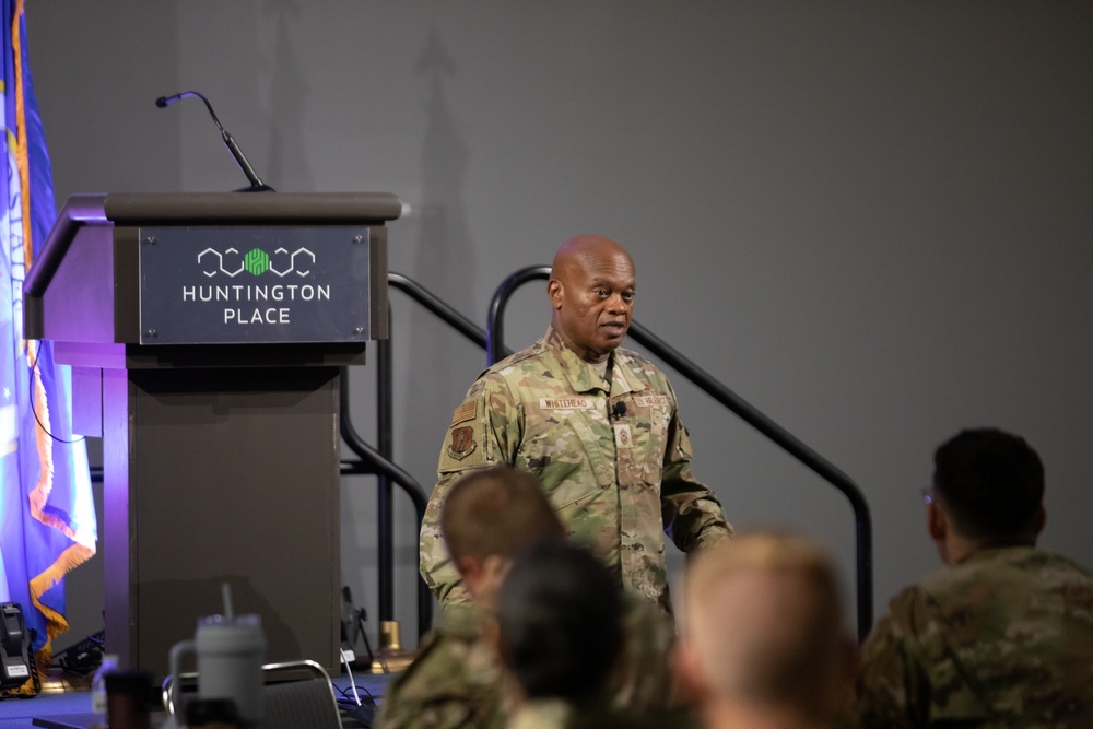 SCA Whitehead speaks to Enlisted Soldiers and Airmen during the Joint Enlisted Leadership Conference in Detroit Mi