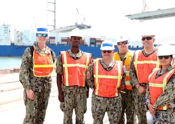 Army and Navy forge new bonds in unique port field exercise