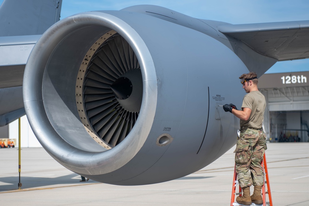 128th Air Refueling Wing trains at Northern Lightning