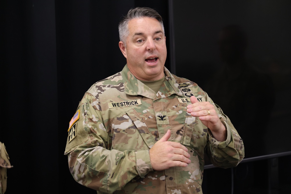 87th 2MCTD Commander presents awards