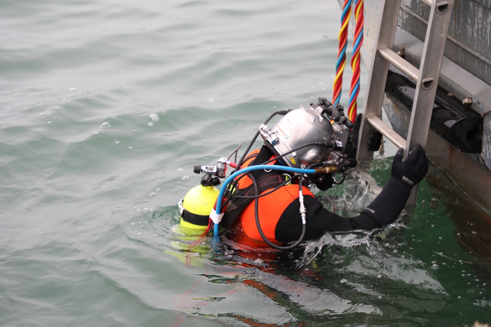 U.S. Army Corps of Engineers removes WWII era gates hidden in St. Marys River