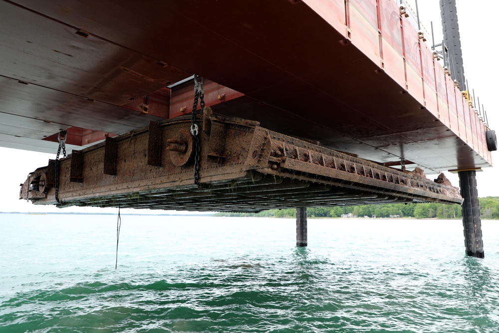 U.S. Army Corps of Engineers removes WWII era gates hidden in St. Marys River