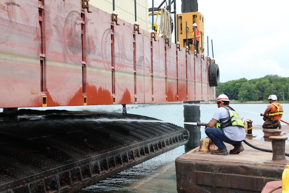 U.S. Army Corps of Engineers removes WWII era gates hidden in St. Marys River