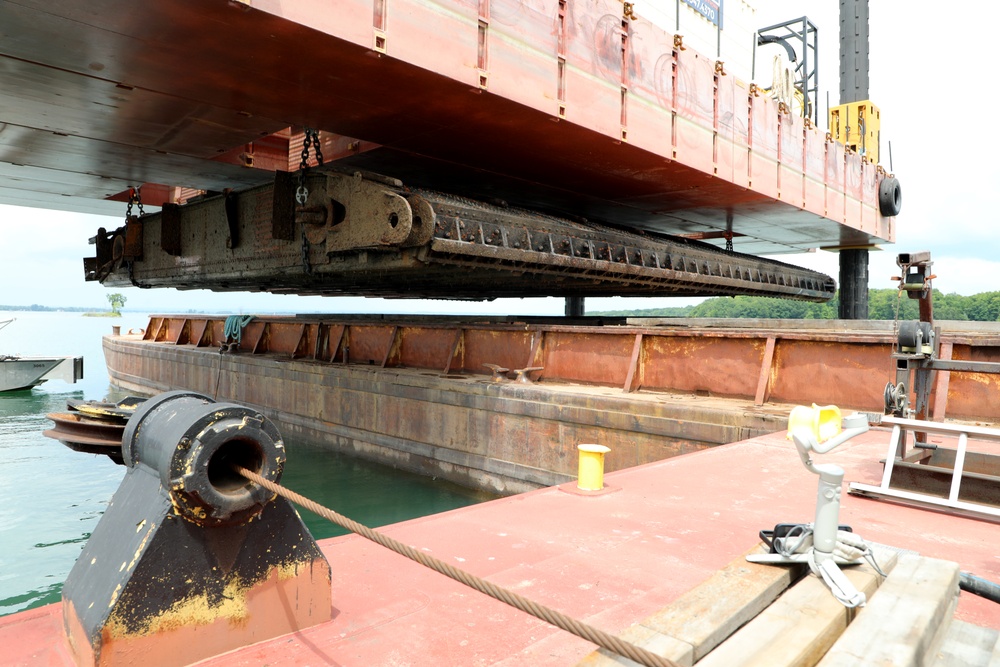 U.S. Army Corps of Engineers removes WWII era gates hidden in St. Marys River