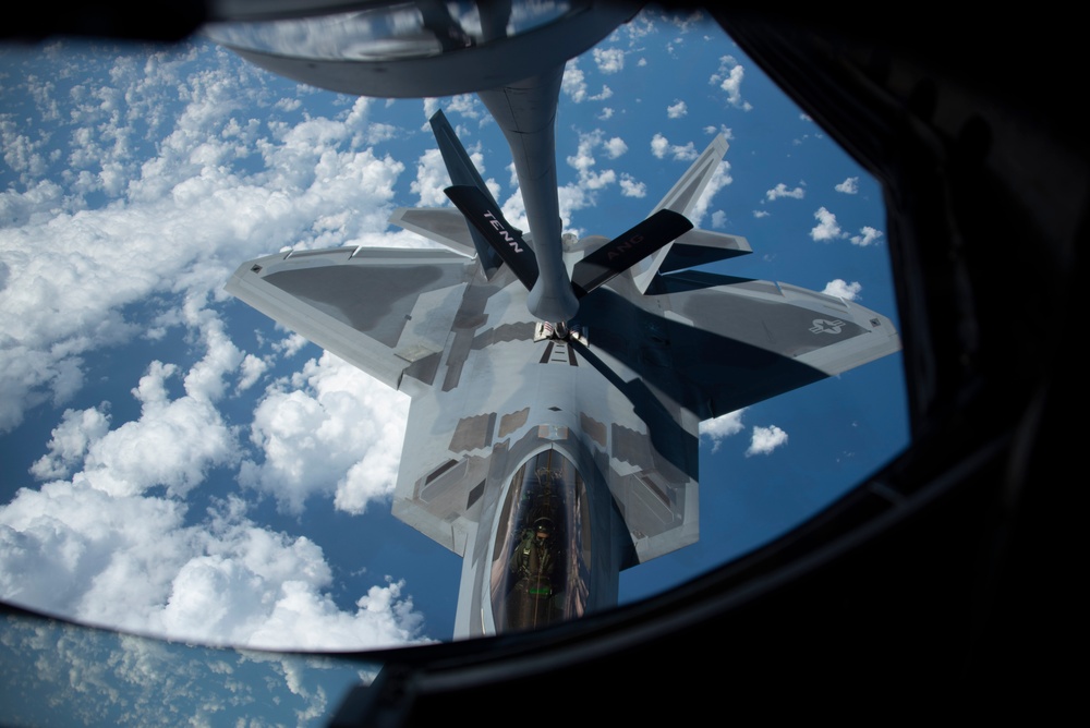 KC-135 Stratotanker refueling F-22 Raptor