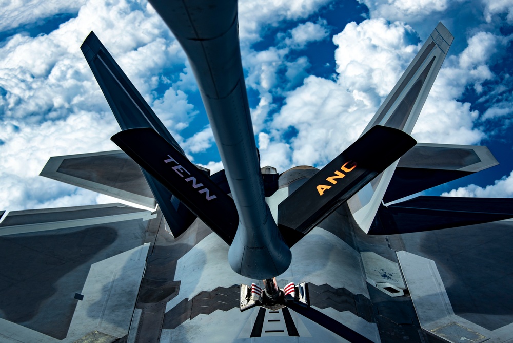 KC-135 Stratotanker refueling F-22 Raptor