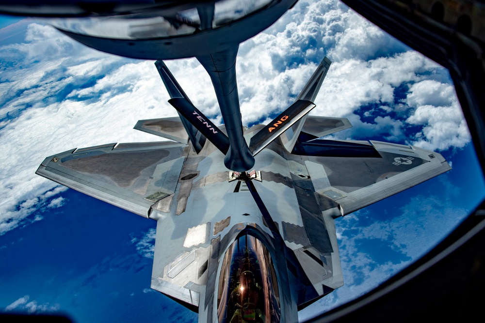 KC-135 Stratotanker refueling F-22 Raptor