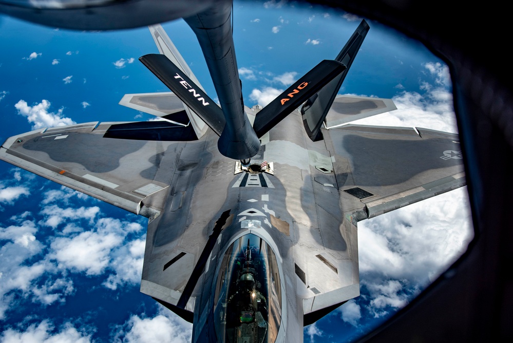 KC-135 Stratotanker refueling F-22 Raptor