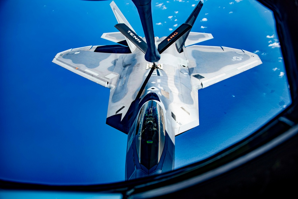 KC-135 Stratotanker refueling F-22 Raptor