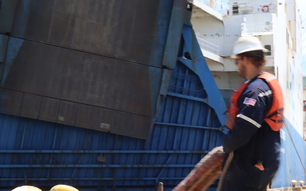 A contractor ties down the vessel during Turbo Distribution 24-4.