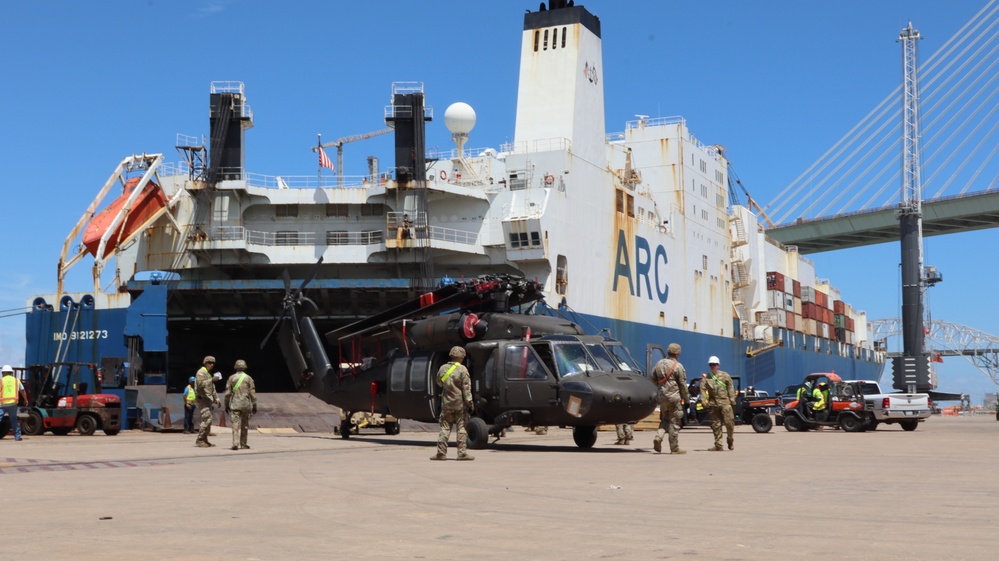 Joint Forces: Army Transporters and Navy Sailors train together at port