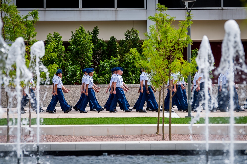 USAFA Noon Meal Formation