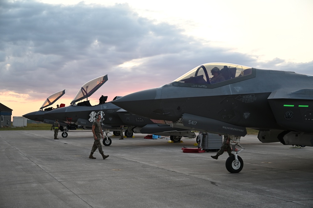 115th Fighter Wing trains in dissimilar aircraft integration at Northern Lightning