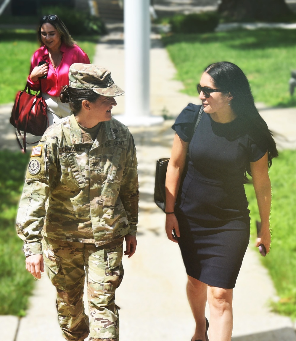 NYS Senator Meets with Garrison Commander