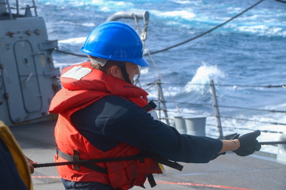 Frank E. Peterson Jr. conducts fueling-at-sea