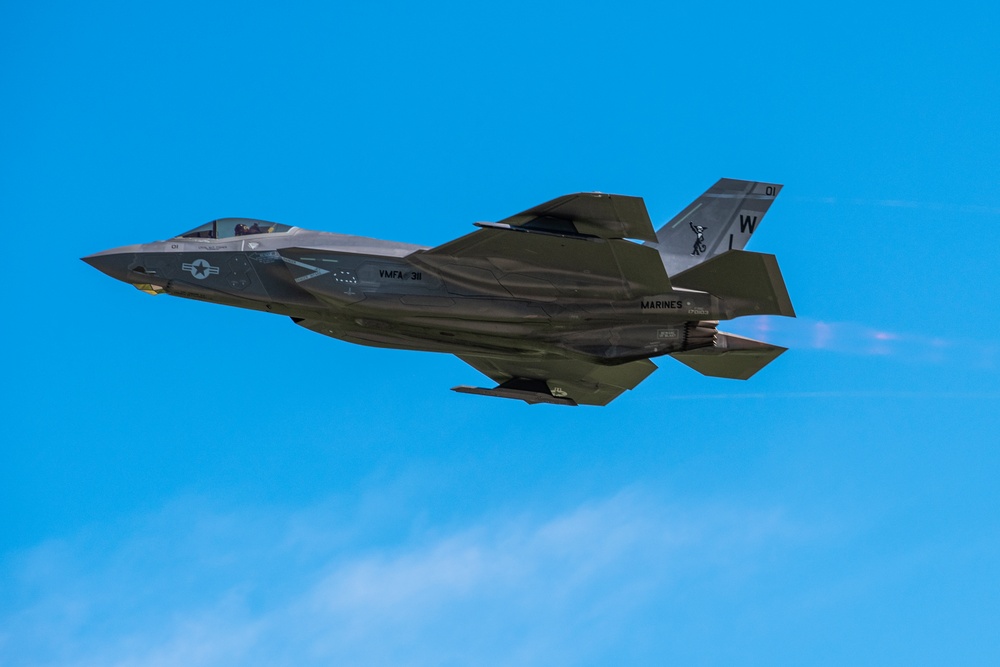 180FW Trains for Future Fight at Northern Lightning