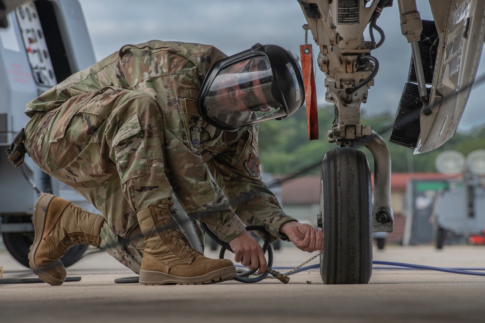 180FW Trains for Future Fight at Northern Lightning