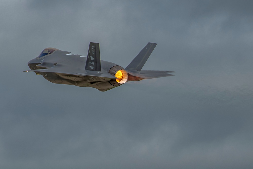 180FW Trains for Future Fight at Northern Lightning