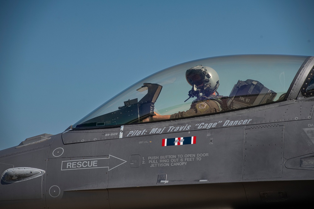 180FW Trains for Future Fight at Northern Lightning