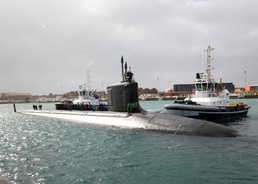 USS Hawaii (SSN 776) Arrives at HMAS Stirling