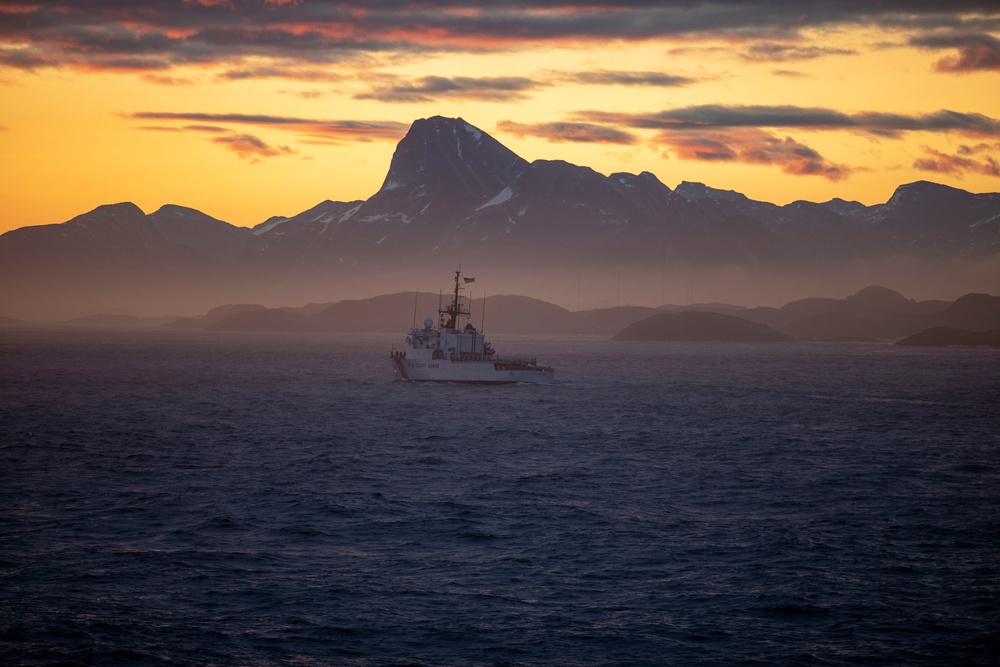 USS Delbert D. Black (DDG 119) participates in Operation NANOOK