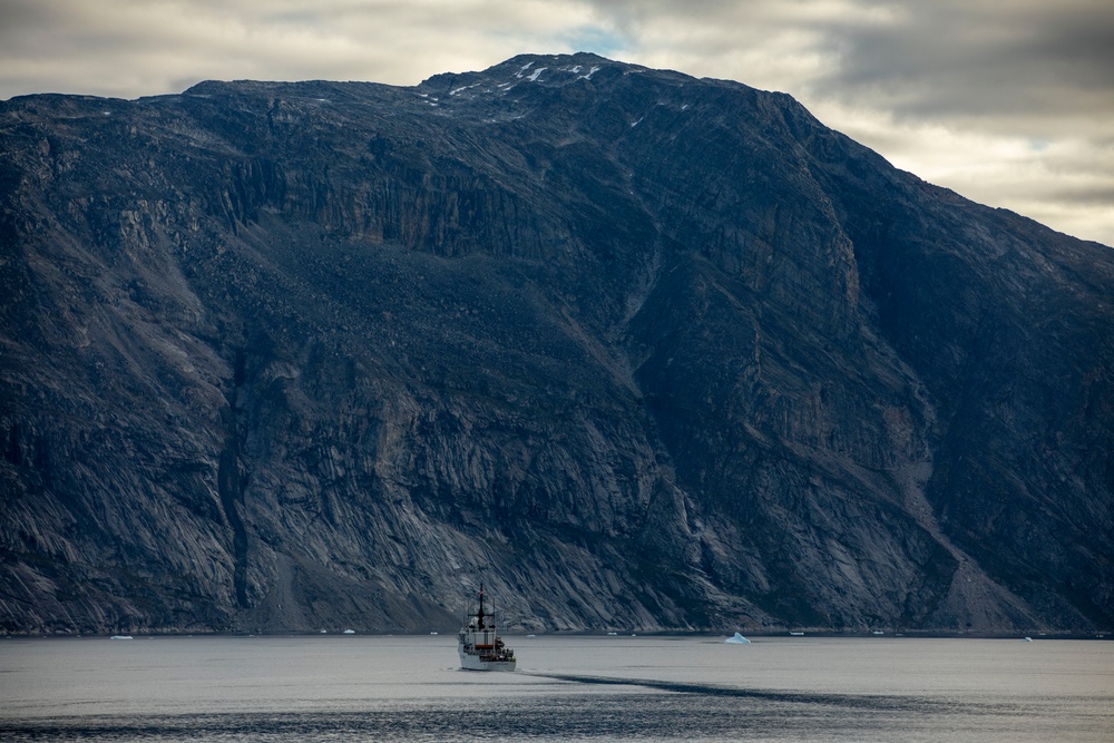 USS Delbert D. Black (DDG 119) participates in Operation NANOOK