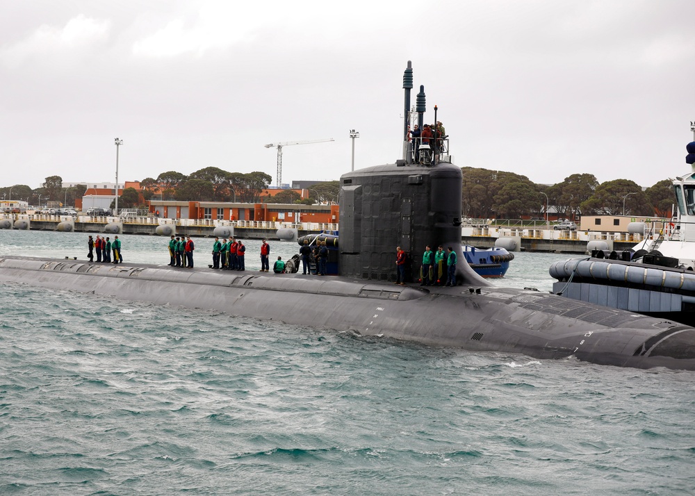 USS Hawaii (SSN 776) Arrives at HMAS Stirling