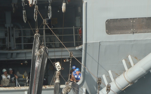 Frank E. Peterson Jr. conducts fueling-at-sea