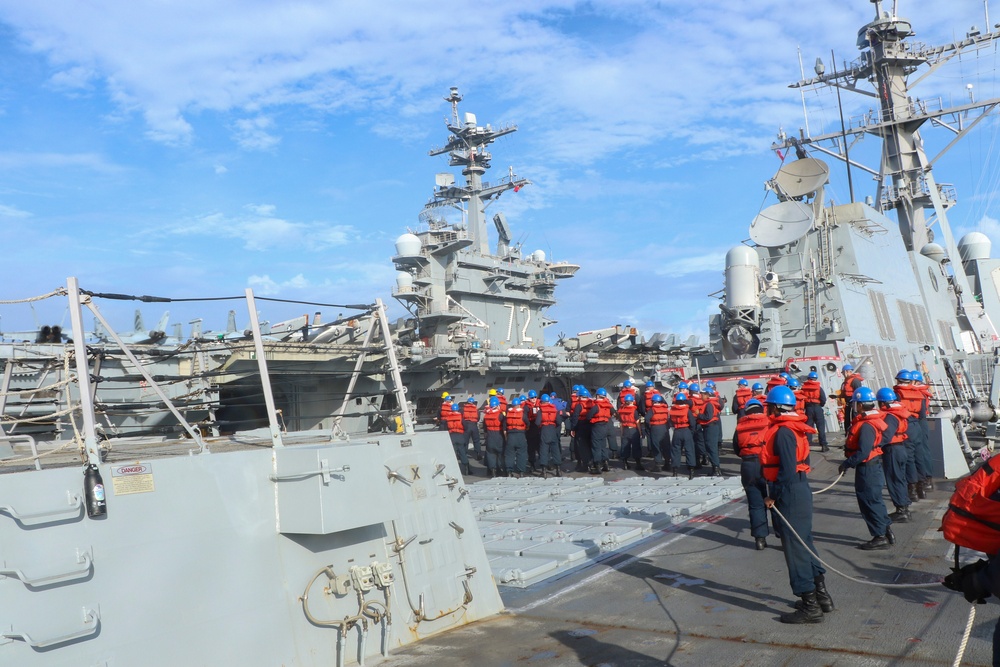 Frank E. Peterson Jr. conducts fueling-at-sea