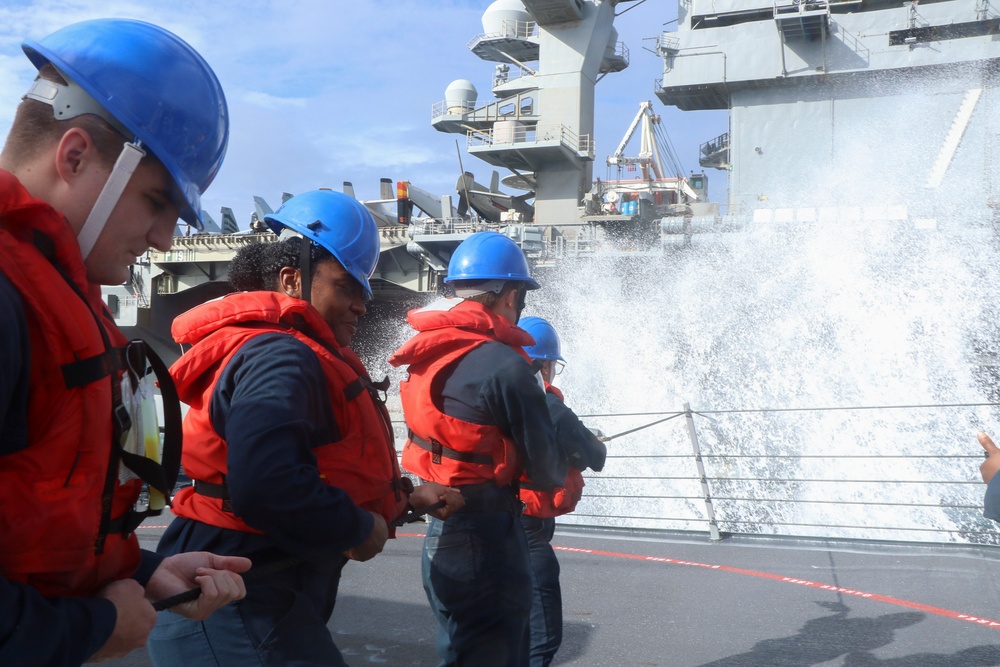 Frank E. Peterson Jr. conducts fueling-at-sea