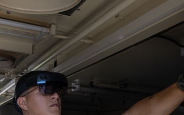 U.S. Marines with MWCS-28 train using augmented reality and virtual reality technology